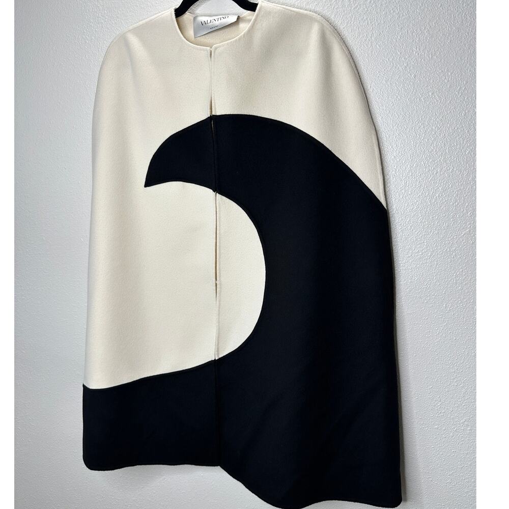 NWT Valentino Cream & Black Wool Cashmere Blend Cape 44 / 8 - Picture 3 of 16